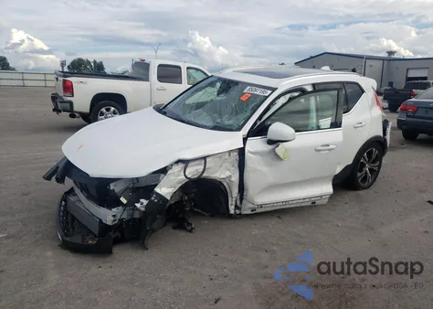 2020 Volvo Xc40 T5 Inscription z USA, uszkodzony, nr VIN YV4162UL5L2289286